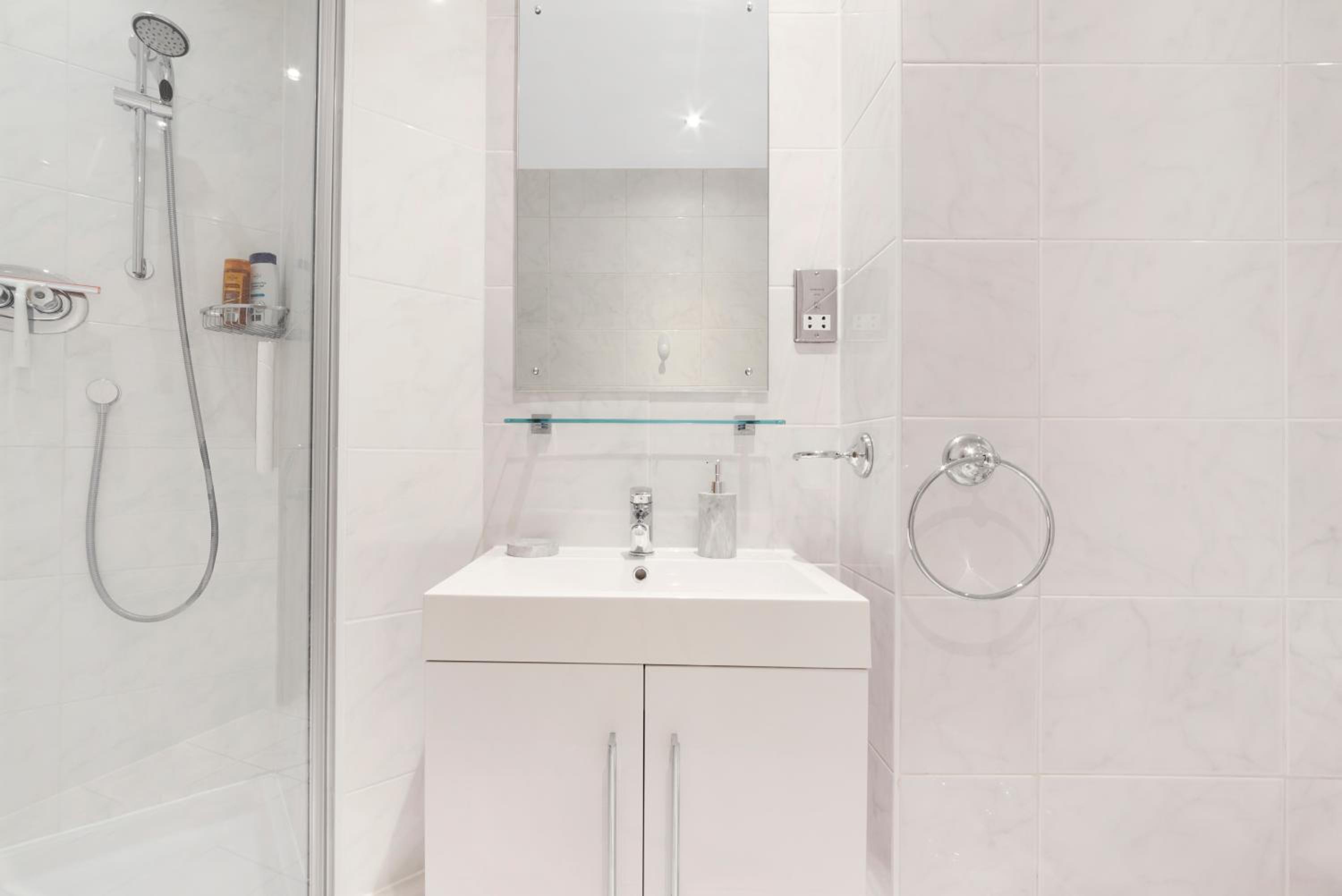 Farringdon Penthouse Spacious 3 Bedroom 2 Bath
