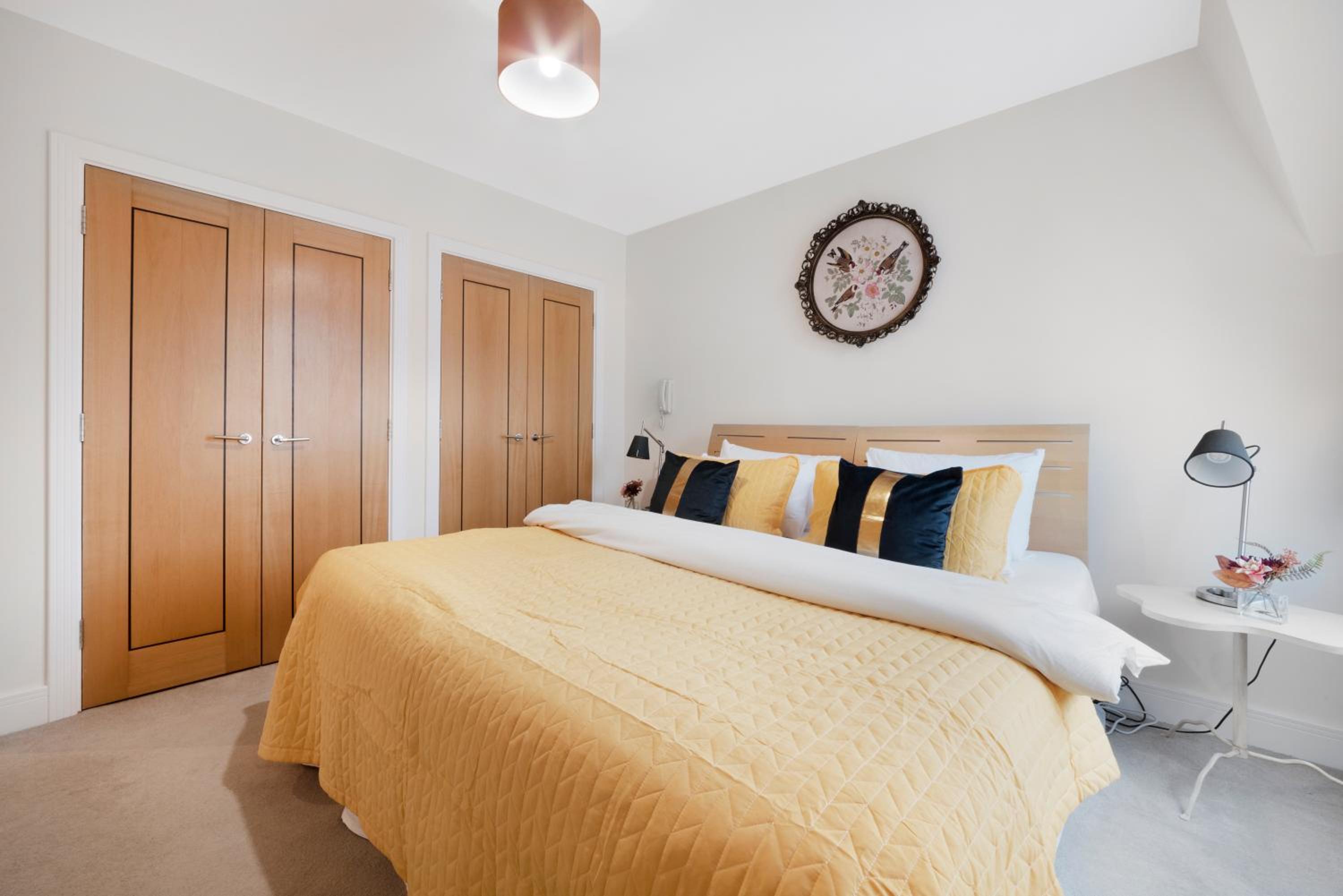 Farringdon Penthouse Spacious 3 Bedroom 2 Bath