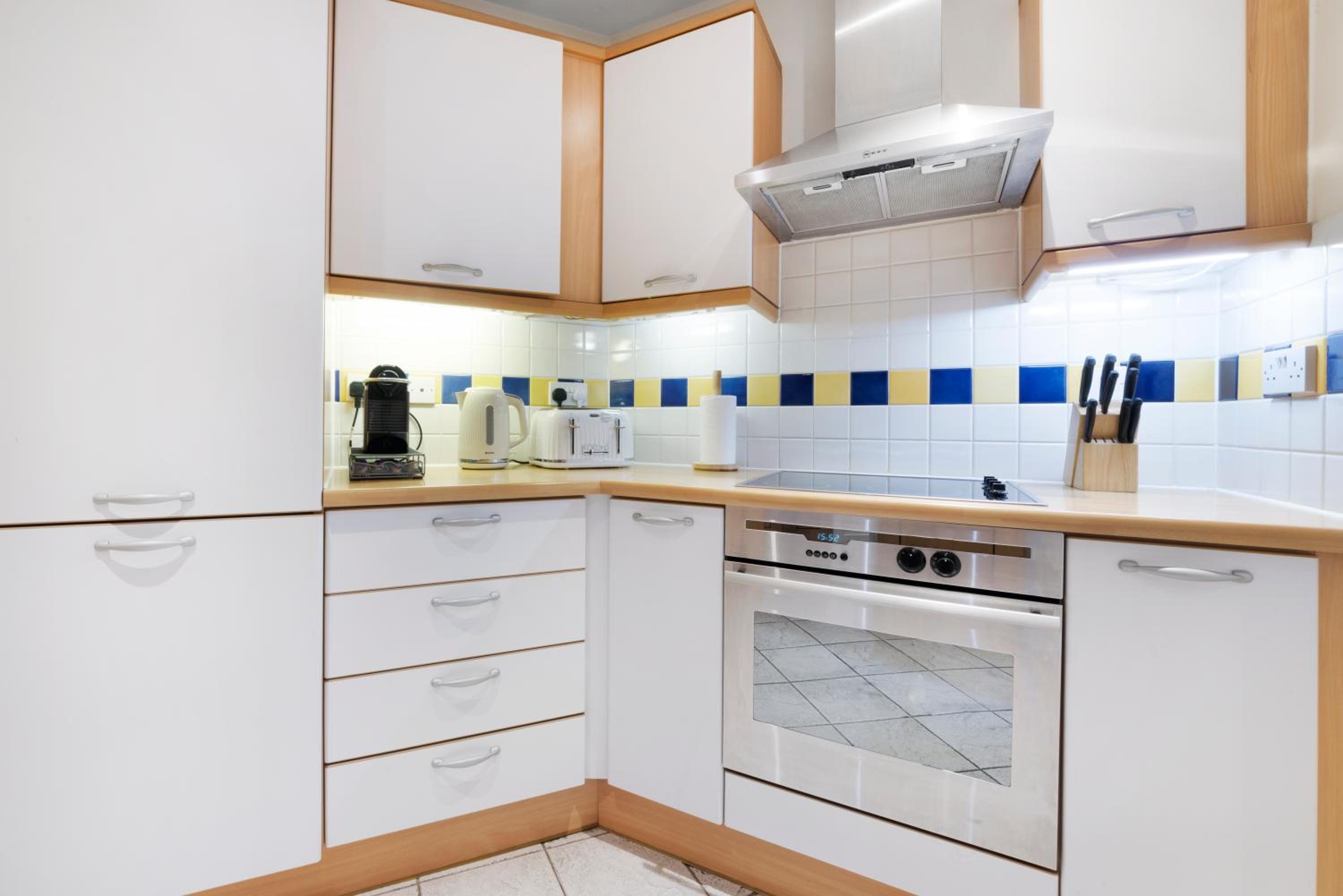 Farringdon Penthouse Spacious 3 Bedroom 2 Bath
