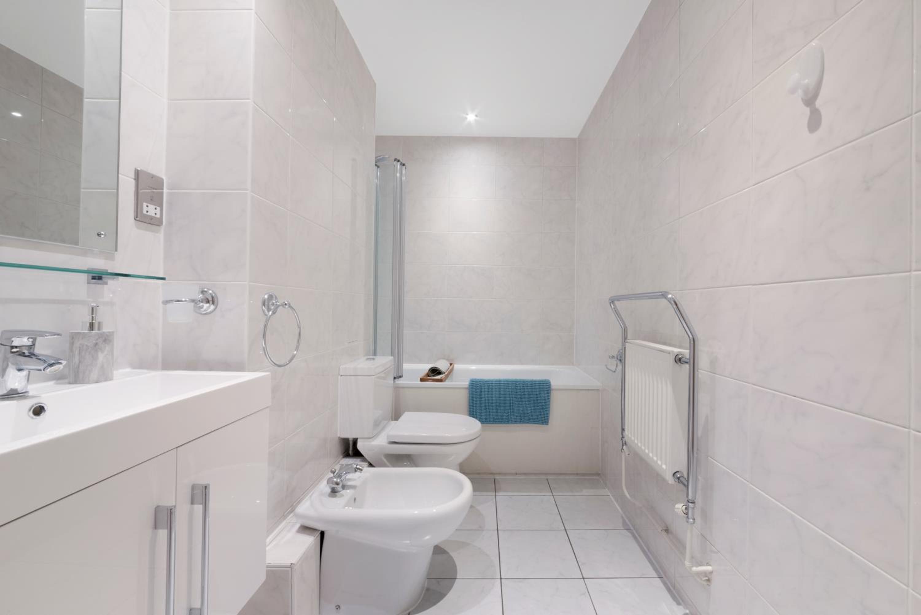 Farringdon Penthouse Spacious 3 Bedroom 2 Bath