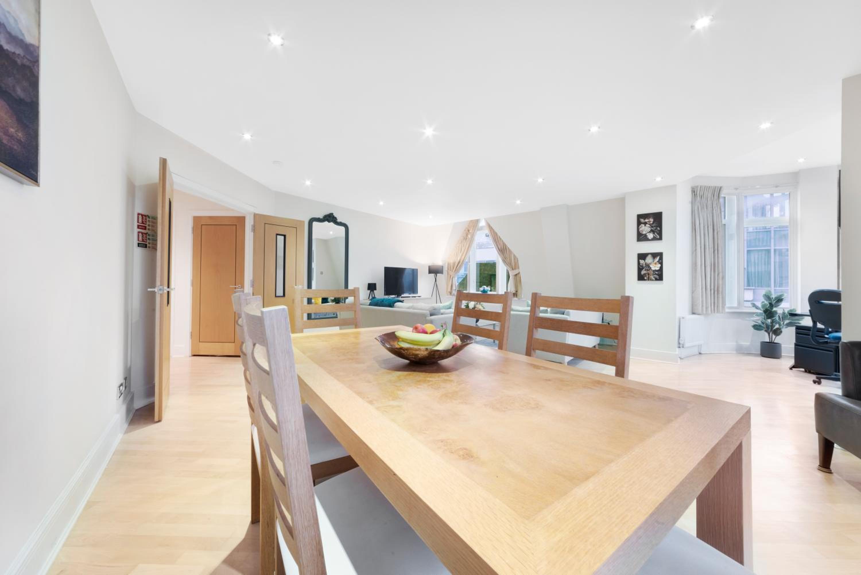 Farringdon Penthouse Spacious 3 Bedroom 2 Bath
