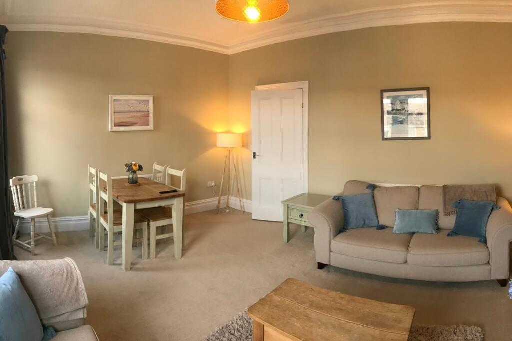Homely Hideaway Close to Coast view 2