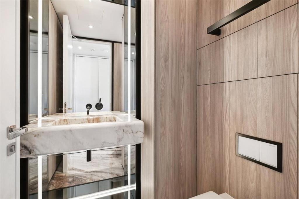 Mayfair Super Luxury Apartment