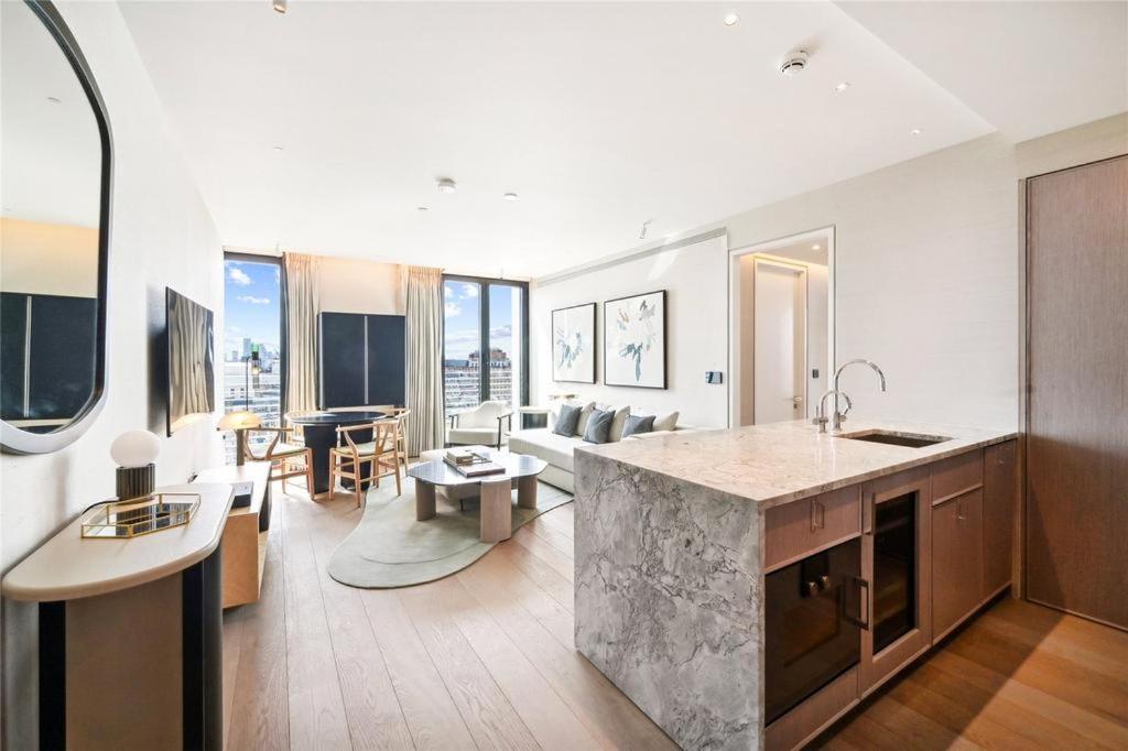 Mayfair Super Luxury Apartment