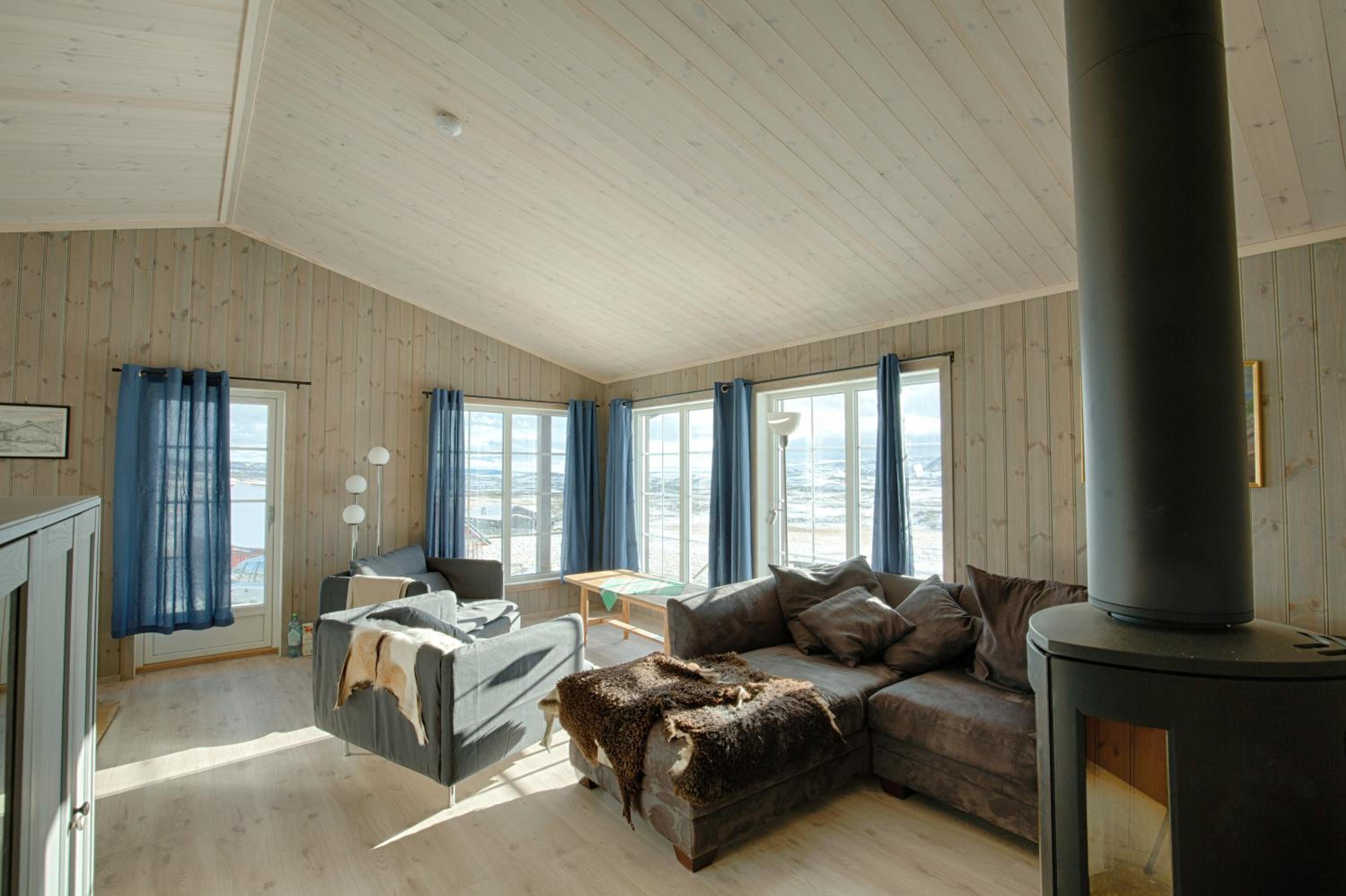 Modern Cabin at the Foot of Bitihorn view 2