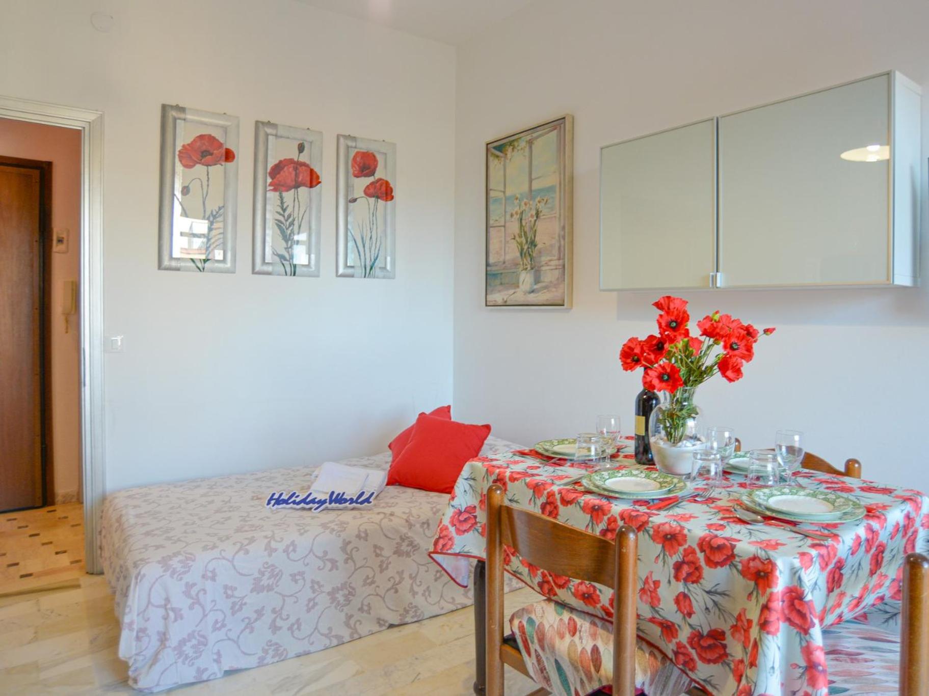 Papaveri sul Mare by Holiday World view 3