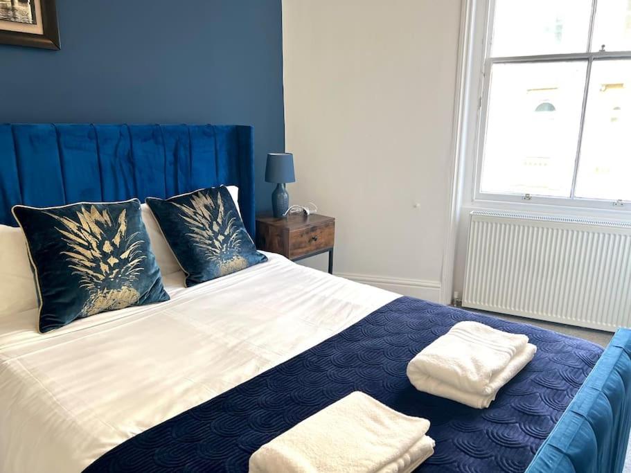 BN360AWES Five Bedrooms Town House view 2