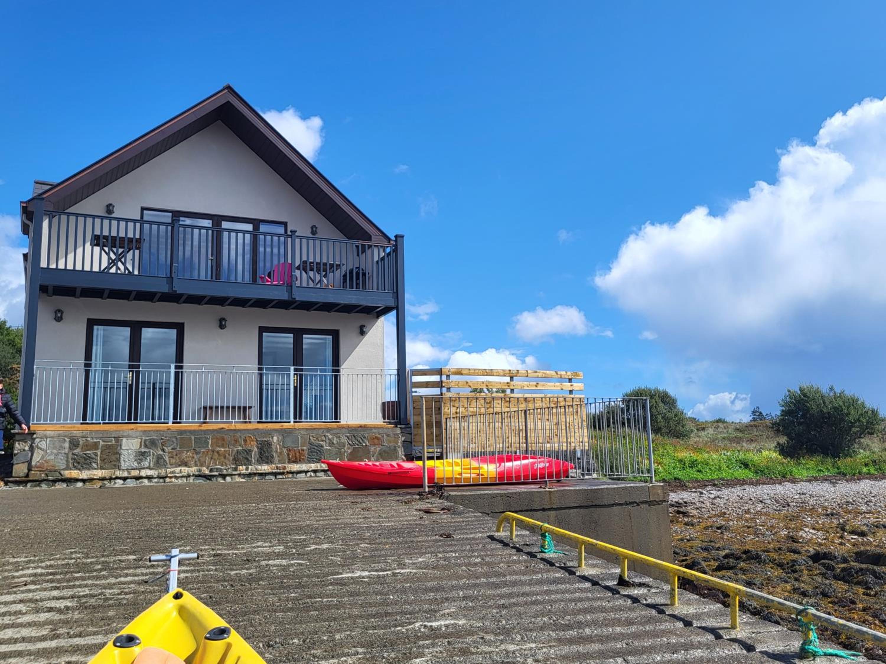 Hotel The Boat House - Image 1