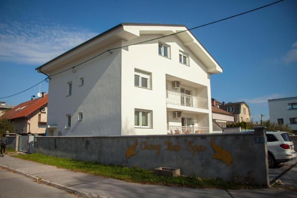 Chang Thai apartments view 3