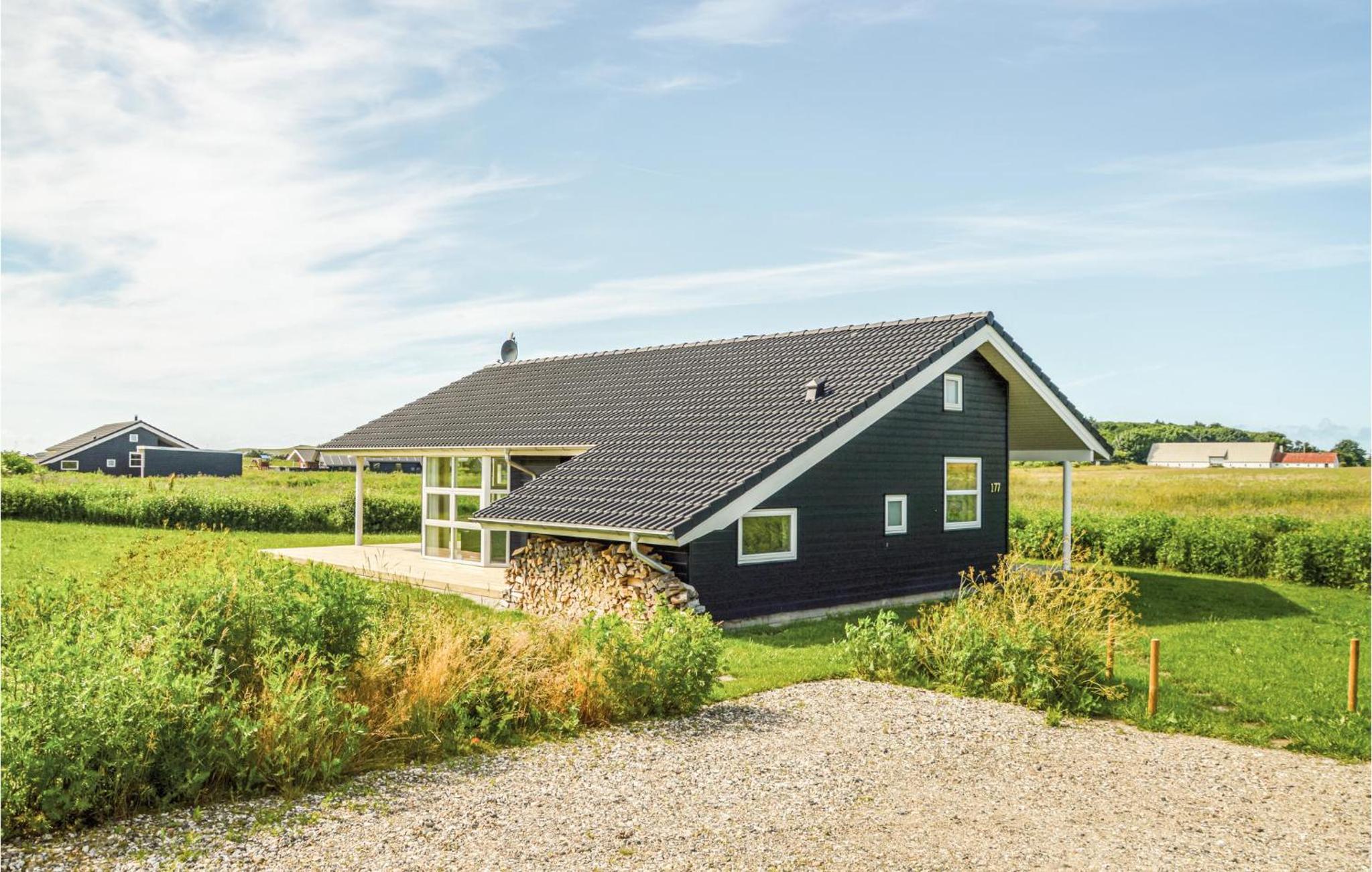 Three-Bedroom Holiday Home In Lokken view 5