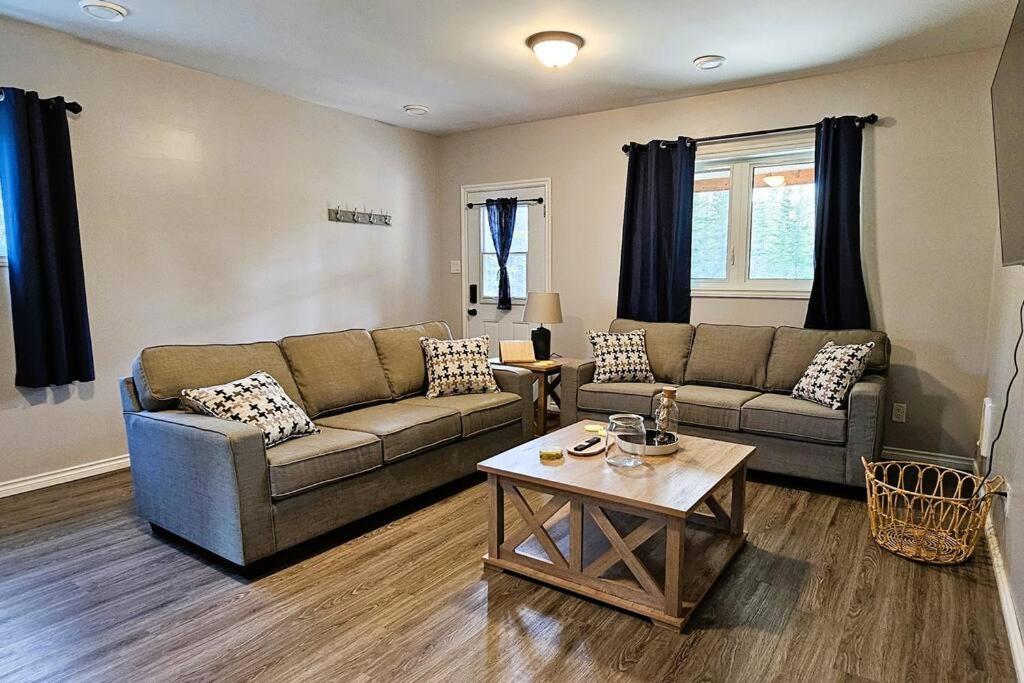 Thunder Bay Vacations - Central Thunder Bay Retreat - Property Image 5