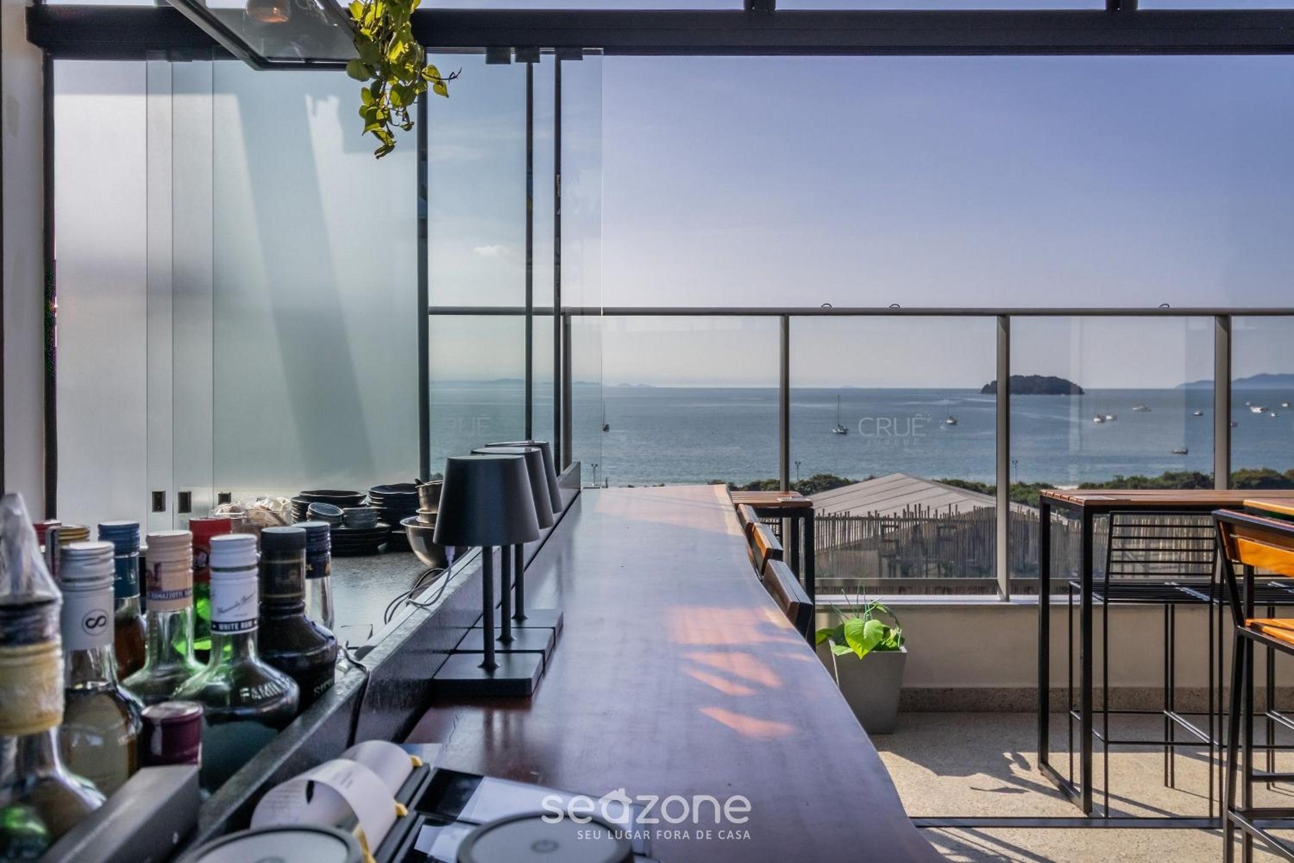 Spot Jurere sophistication by the sea - SPJ's