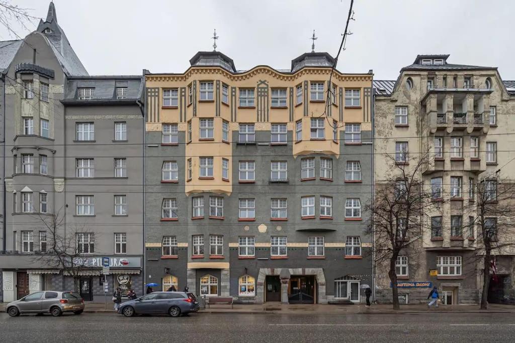 Bright studio apartment view 3