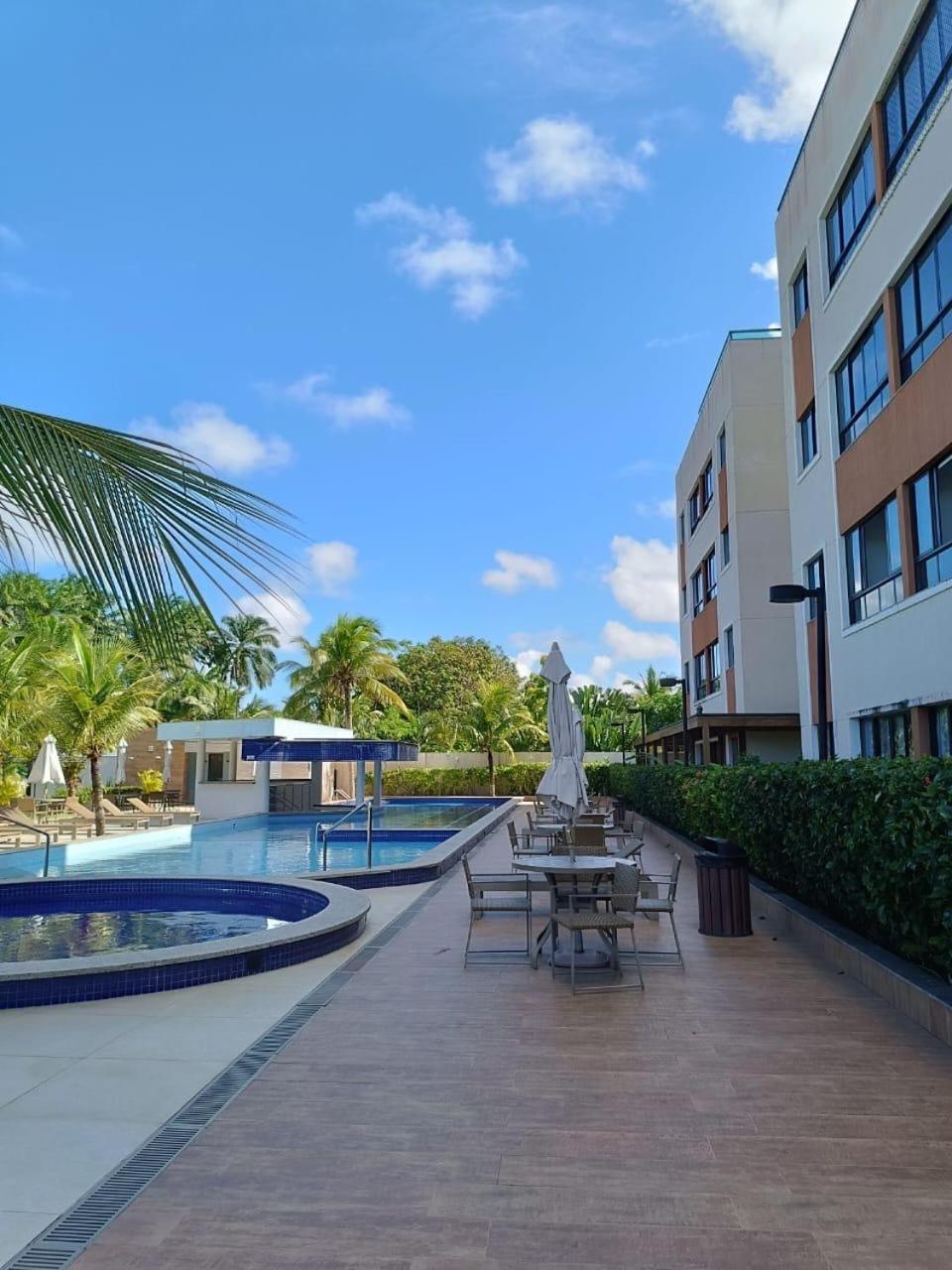 Apartamento em Guarajuba - Condomínio Paraíso dos Coqueiro