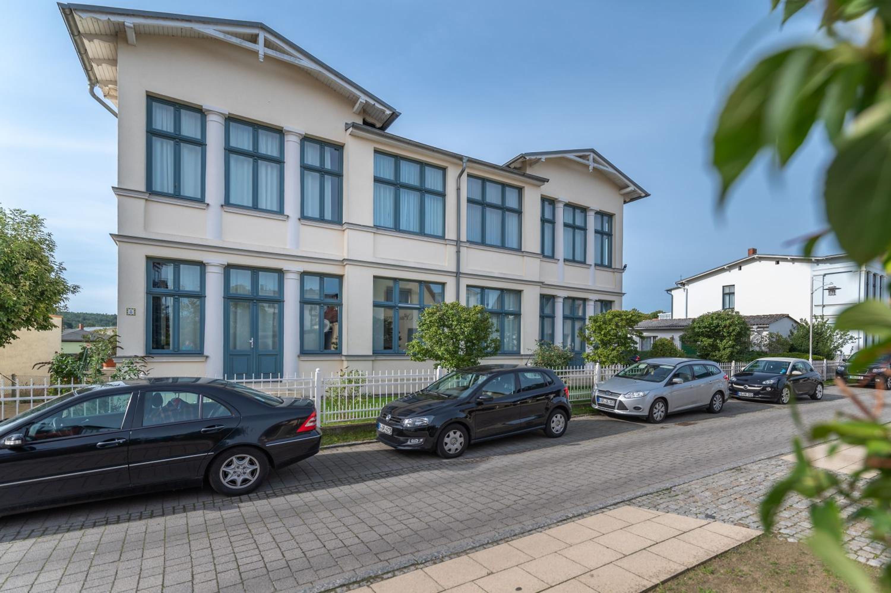 Villa Krause, App Dunkelblau