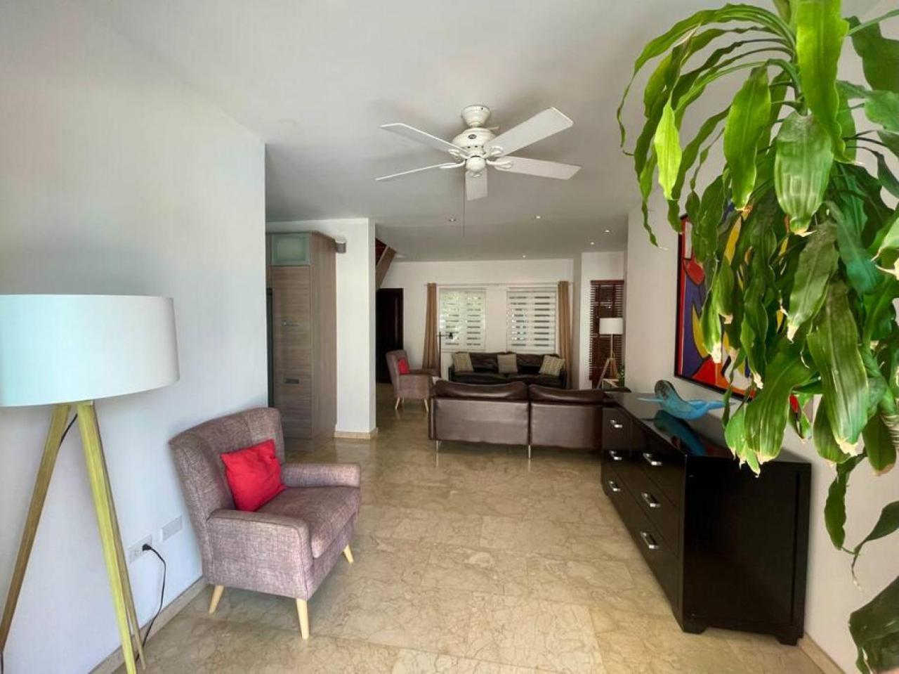 Private Villa and Apartment with Pool in Palm Beach