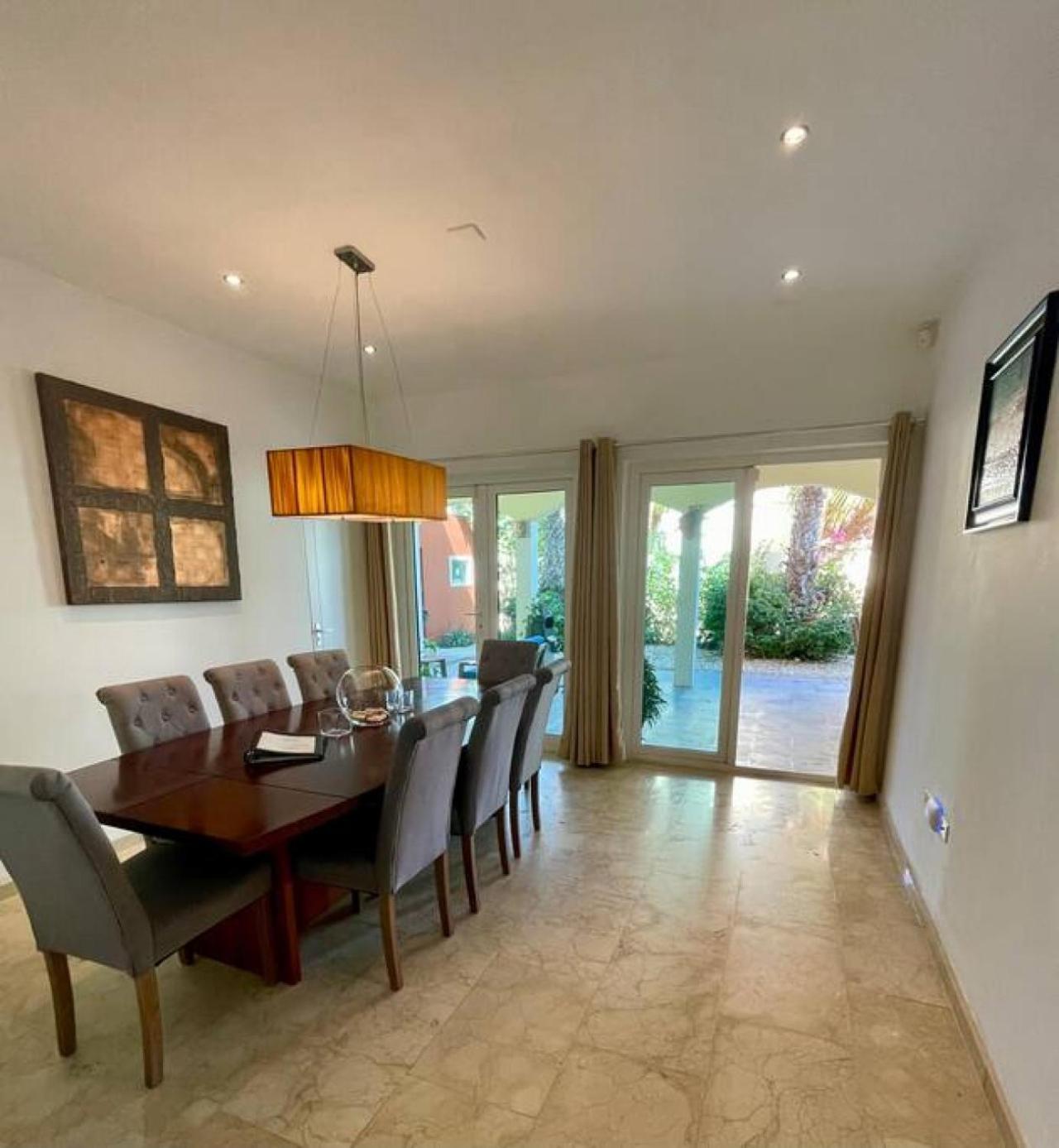 Private Villa and Apartment with Pool in Palm Beach