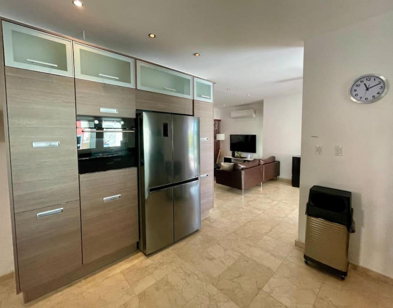Private Villa and Apartment with Pool in Palm Beach