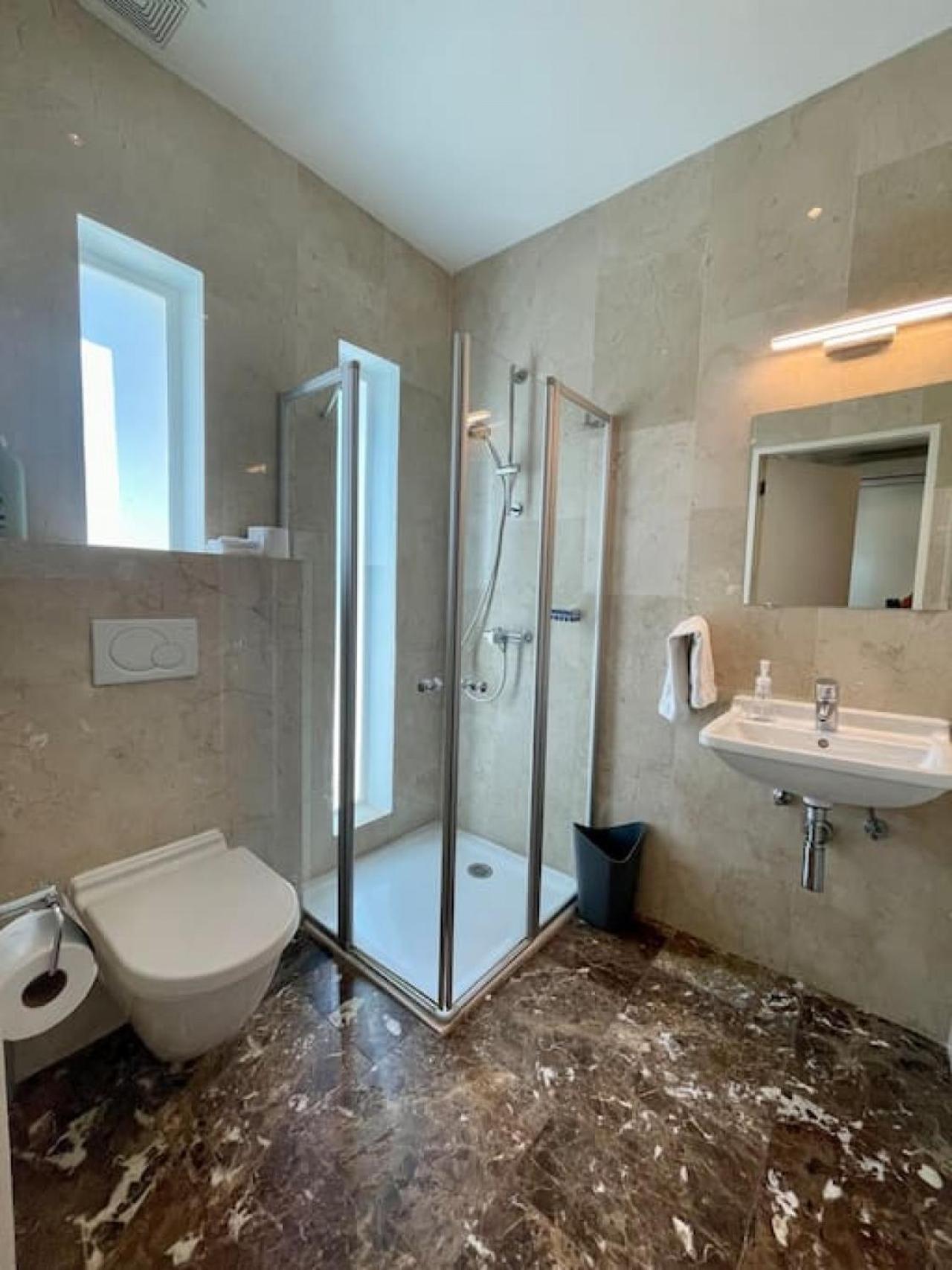 Private Villa and Apartment with Pool in Palm Beach