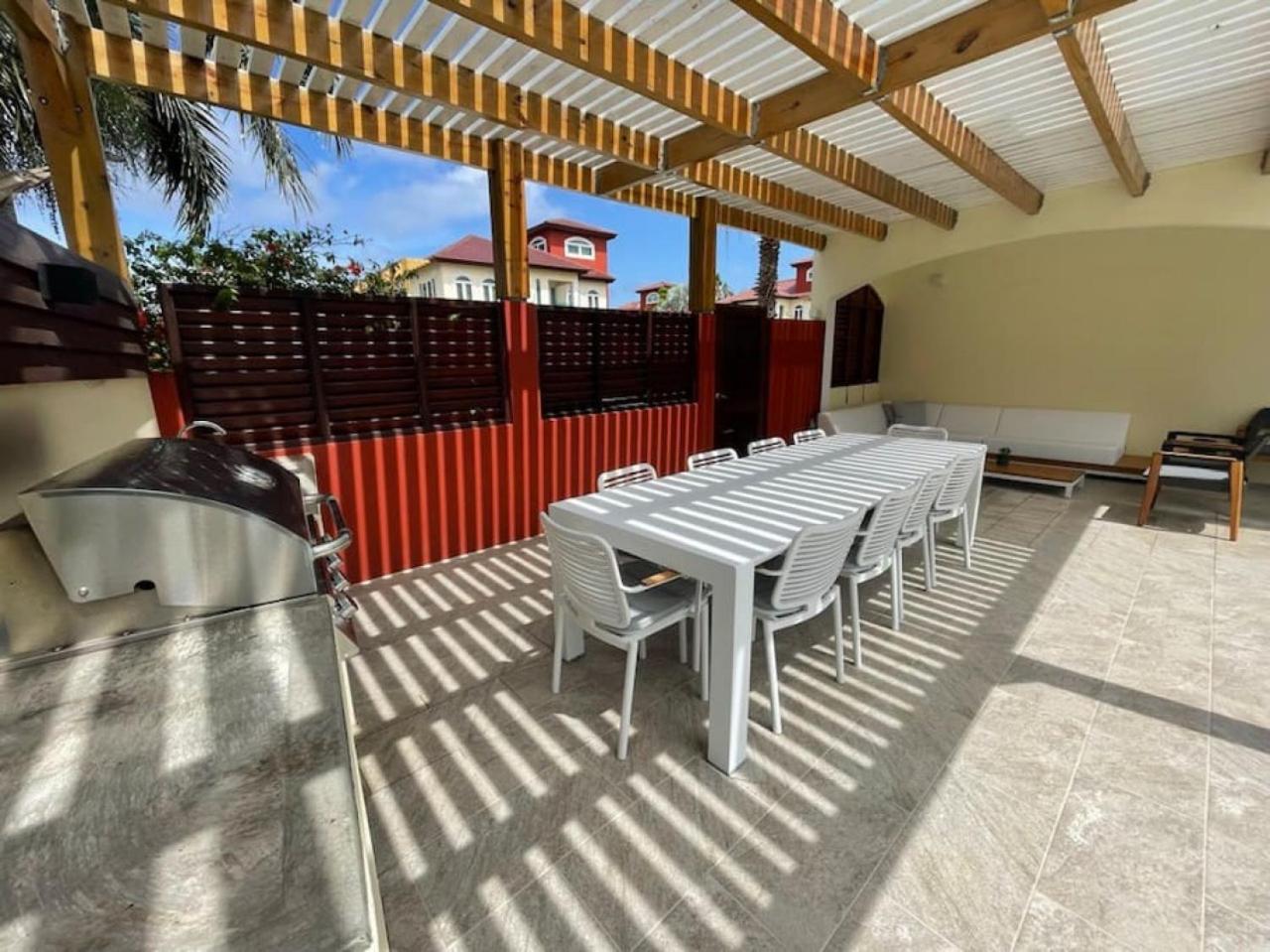 Private 7 BR Villa and Pool near Palm Beach