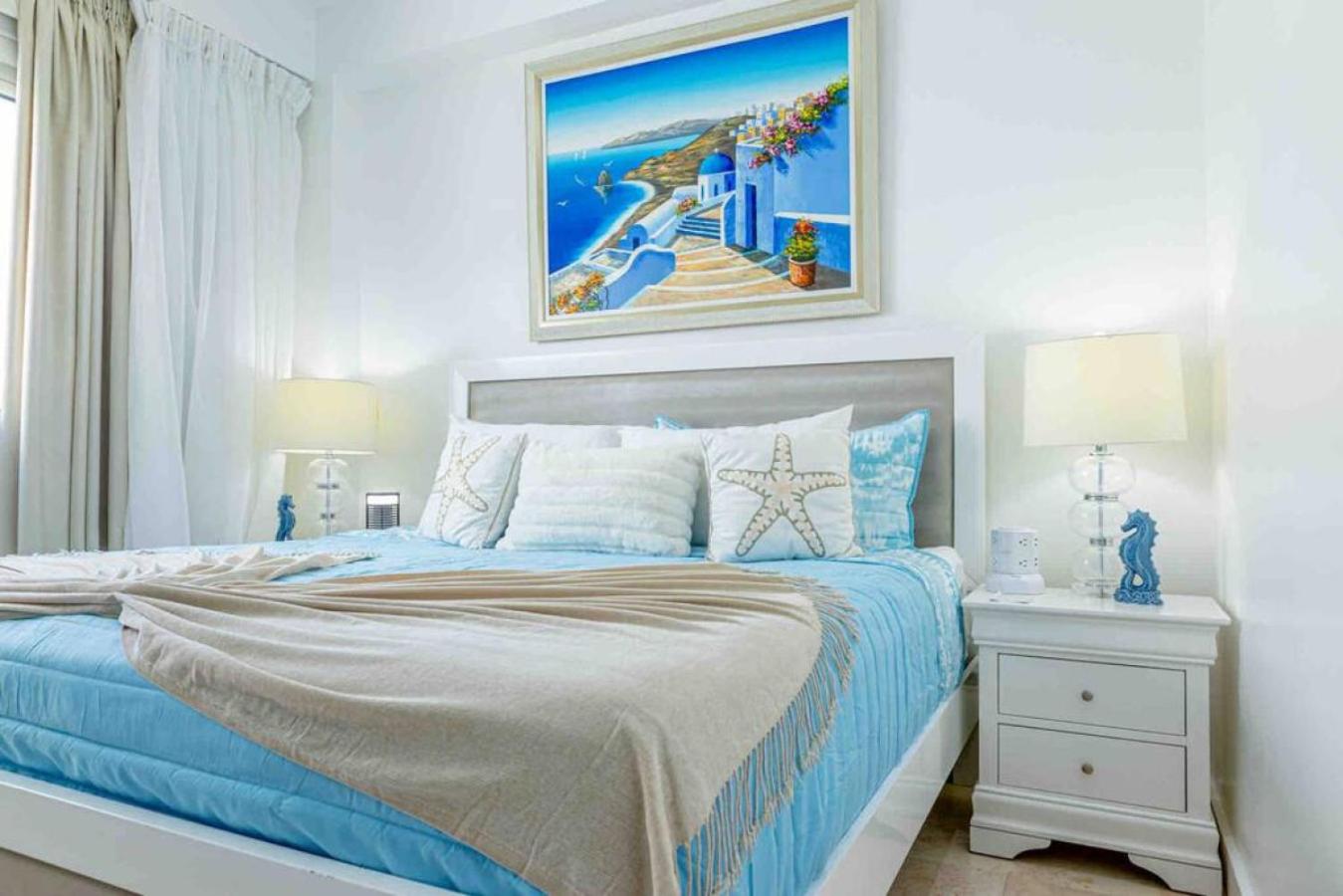 Spacious Condo, King Bed, Pool view 2
