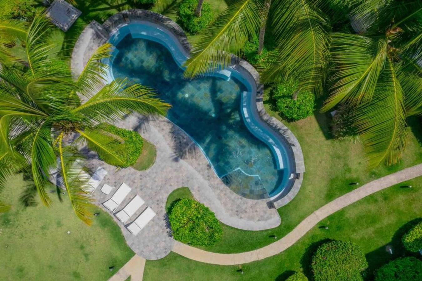 Spacious Condo, King Bed, Pool view 4