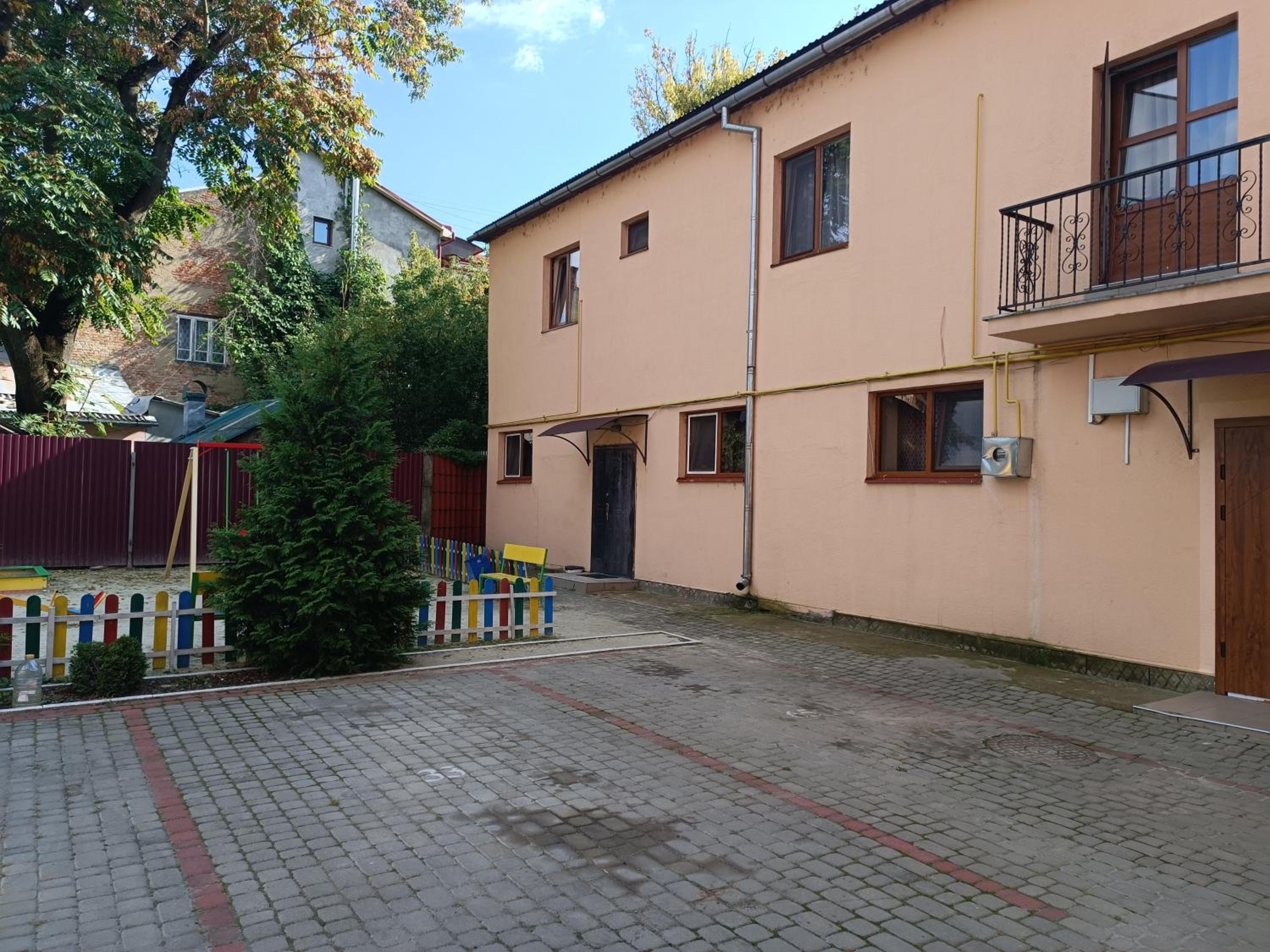 Photo 6