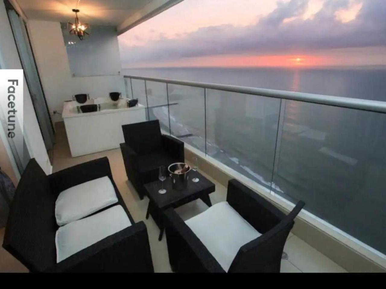 Empire Presidential Suite Private Jacuzzi