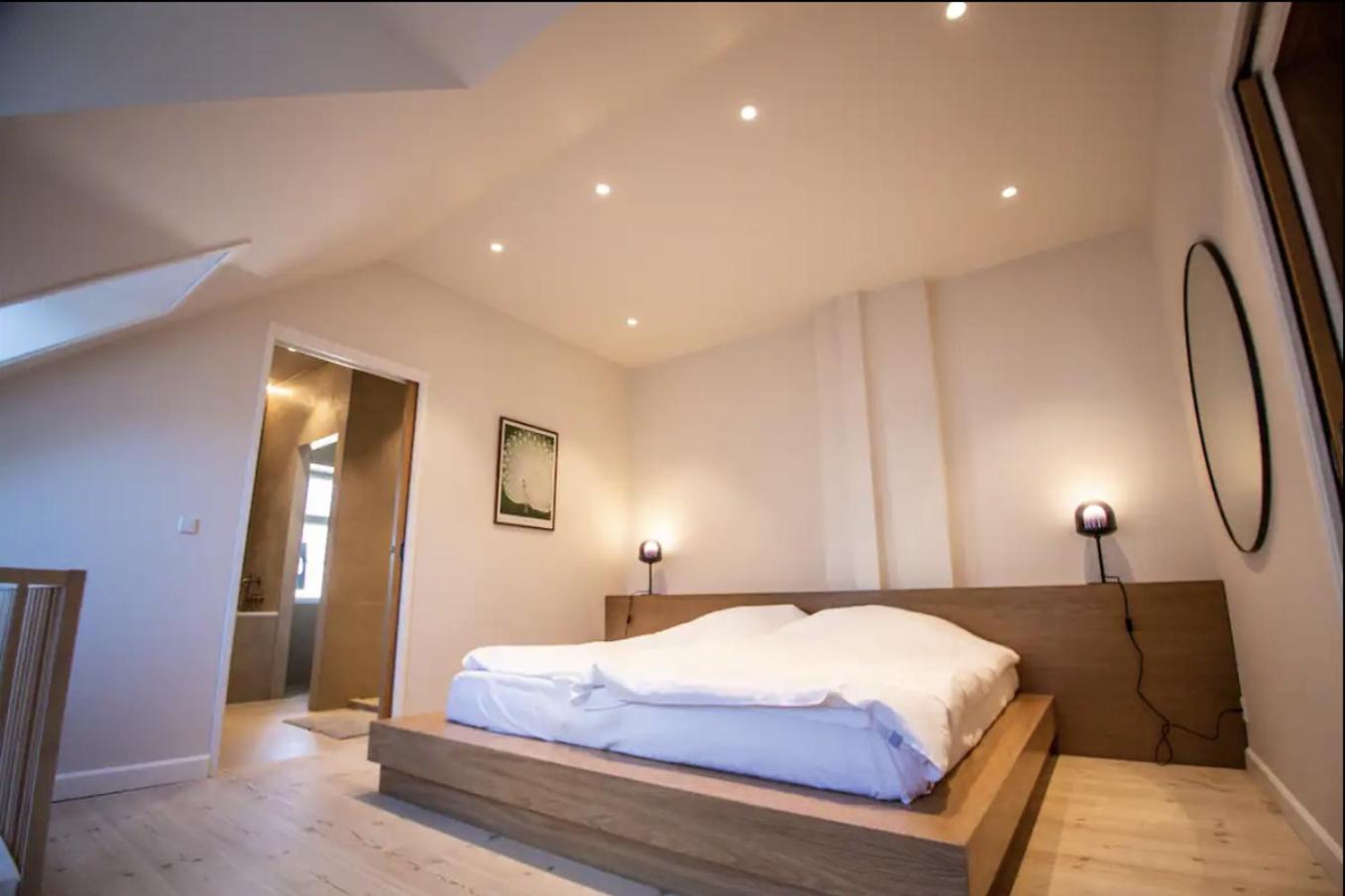Stunning penthouse A location