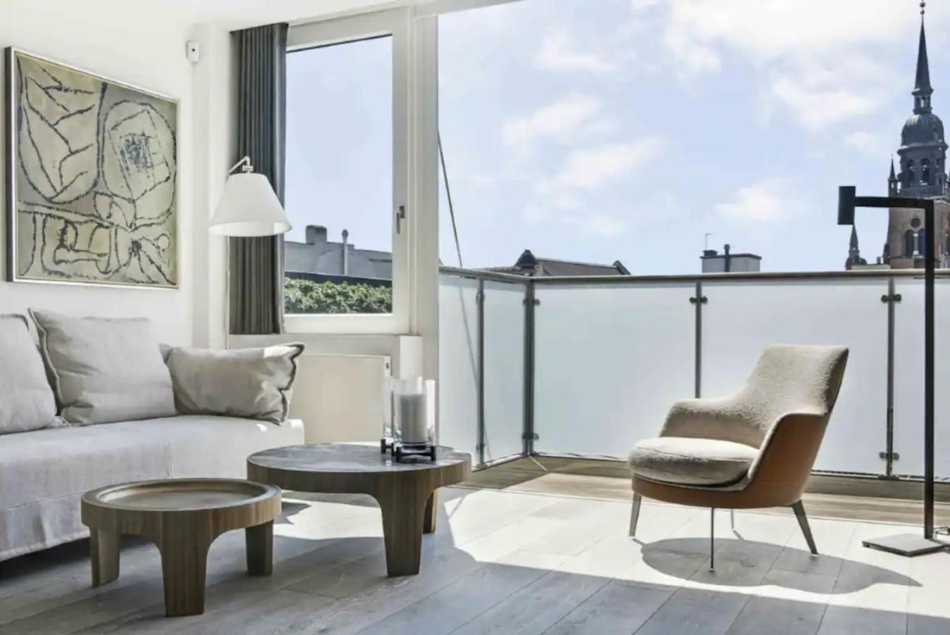 Elite Penthouse: A location