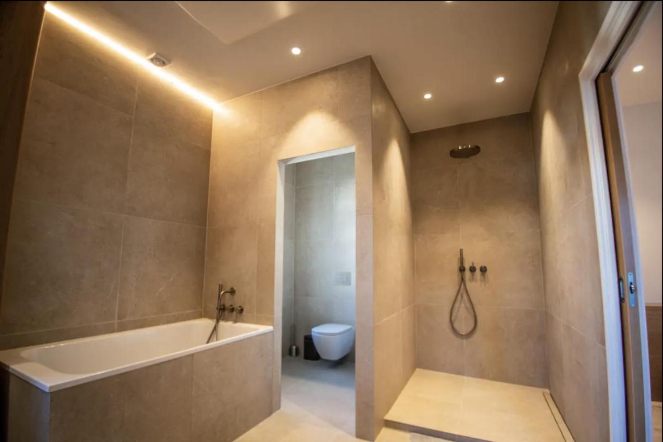 Stunning penthouse A location