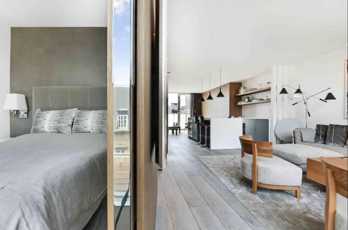 Elite Penthouse: A location