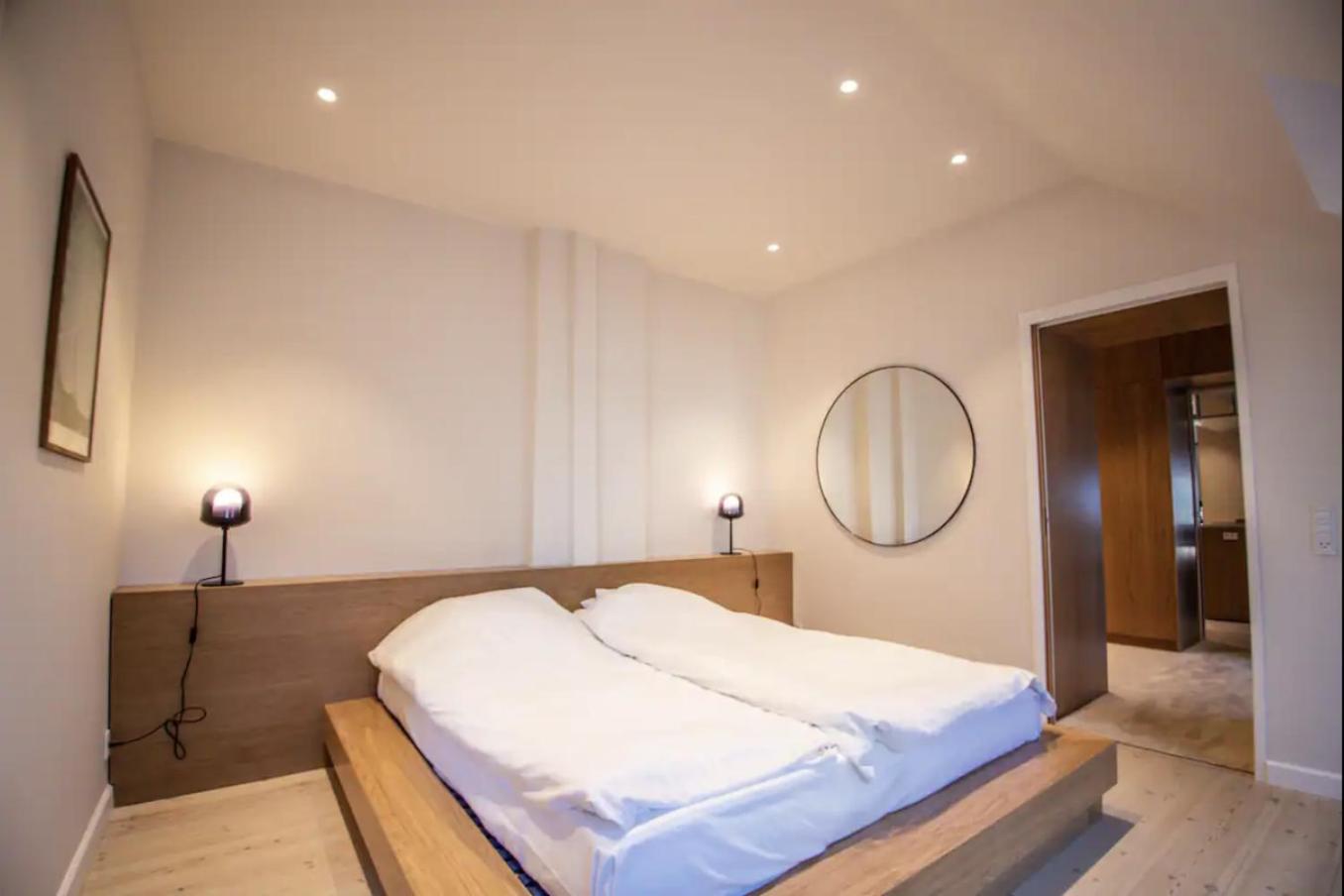 Stunning penthouse A location