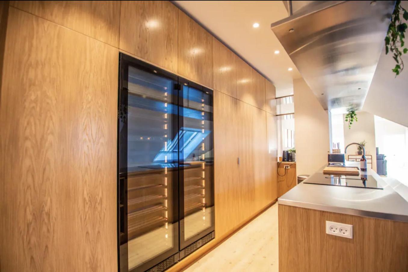 Stunning penthouse A location