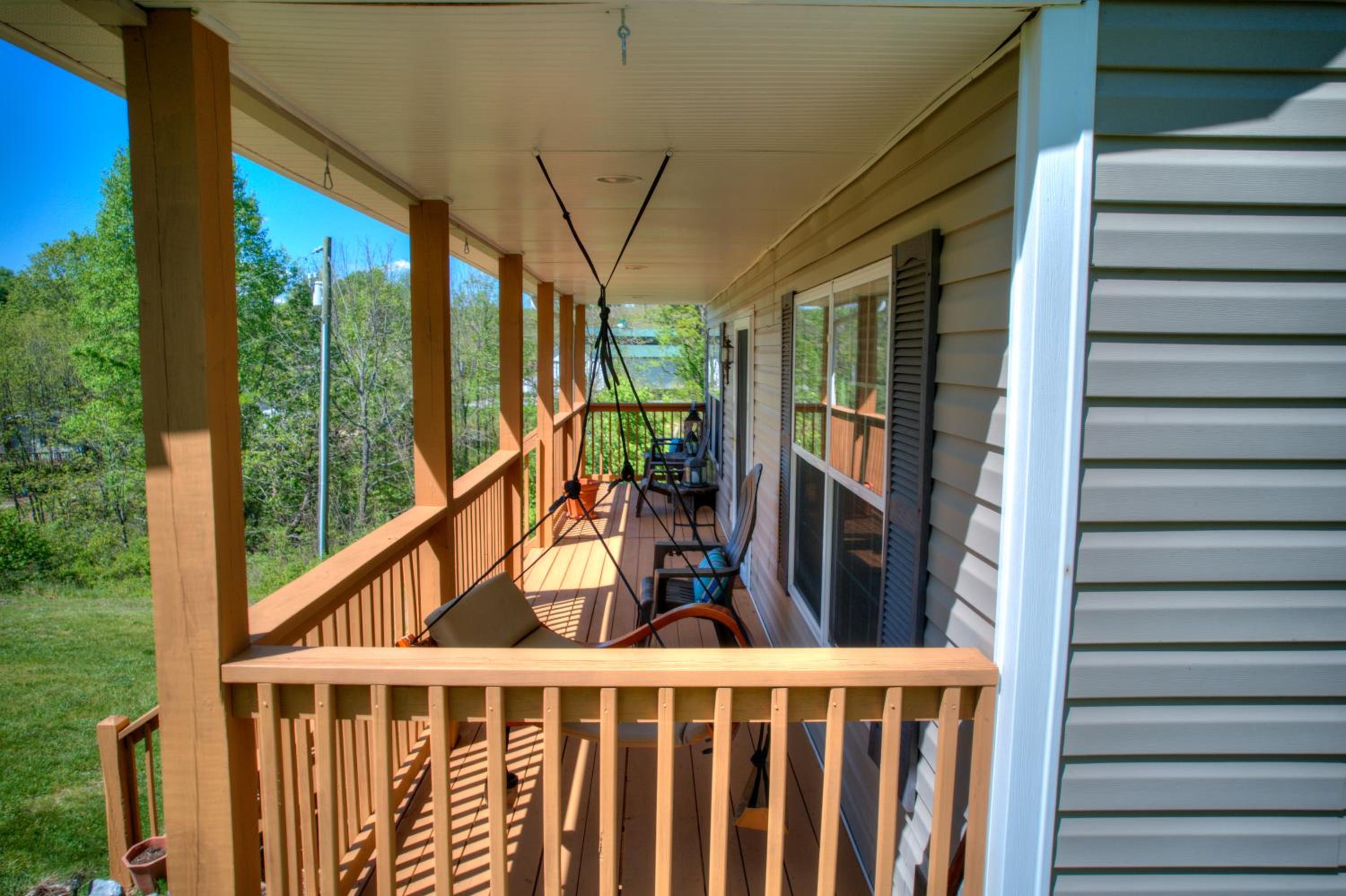 Tranquil Riverside Getaway Private Dock Porch