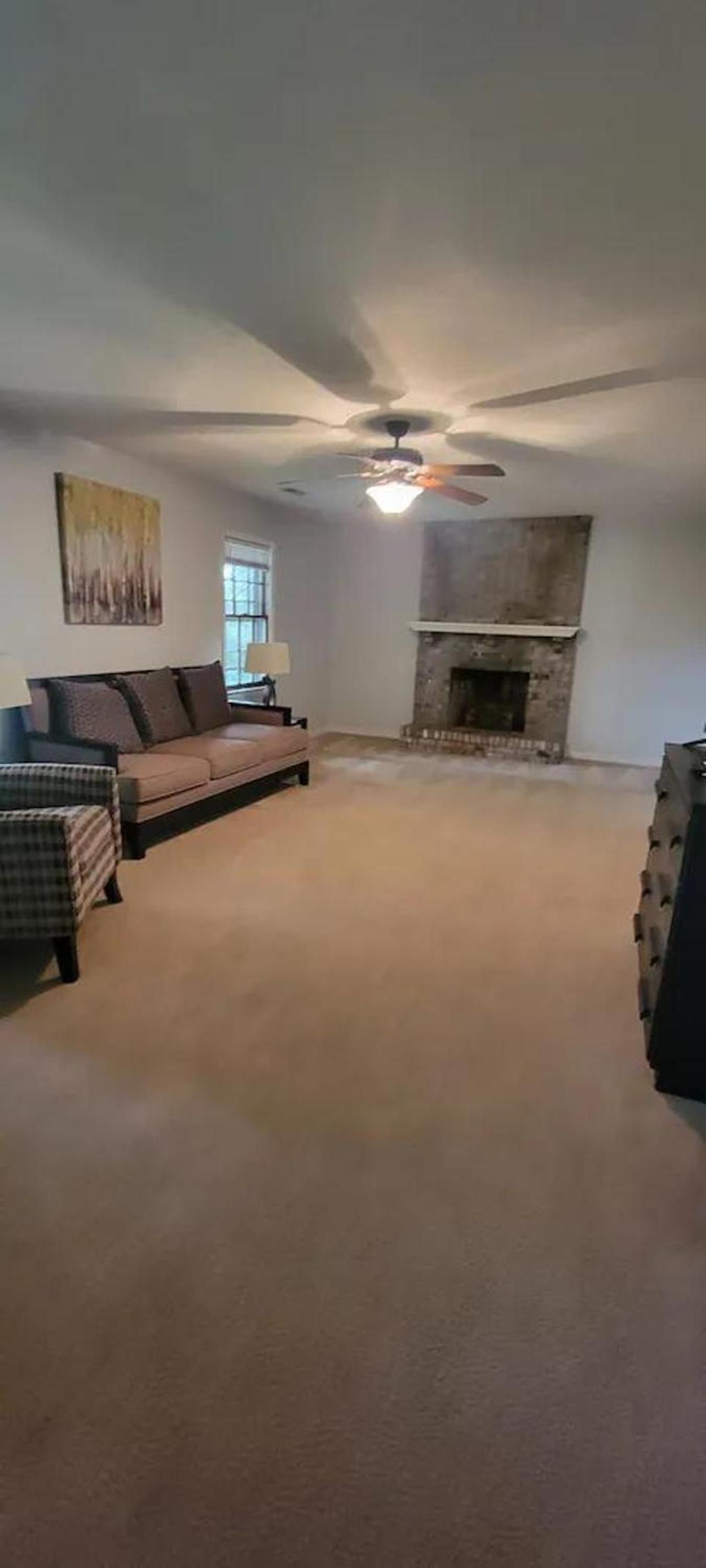 Charming 4br3ba Home In Mobile Community view 2
