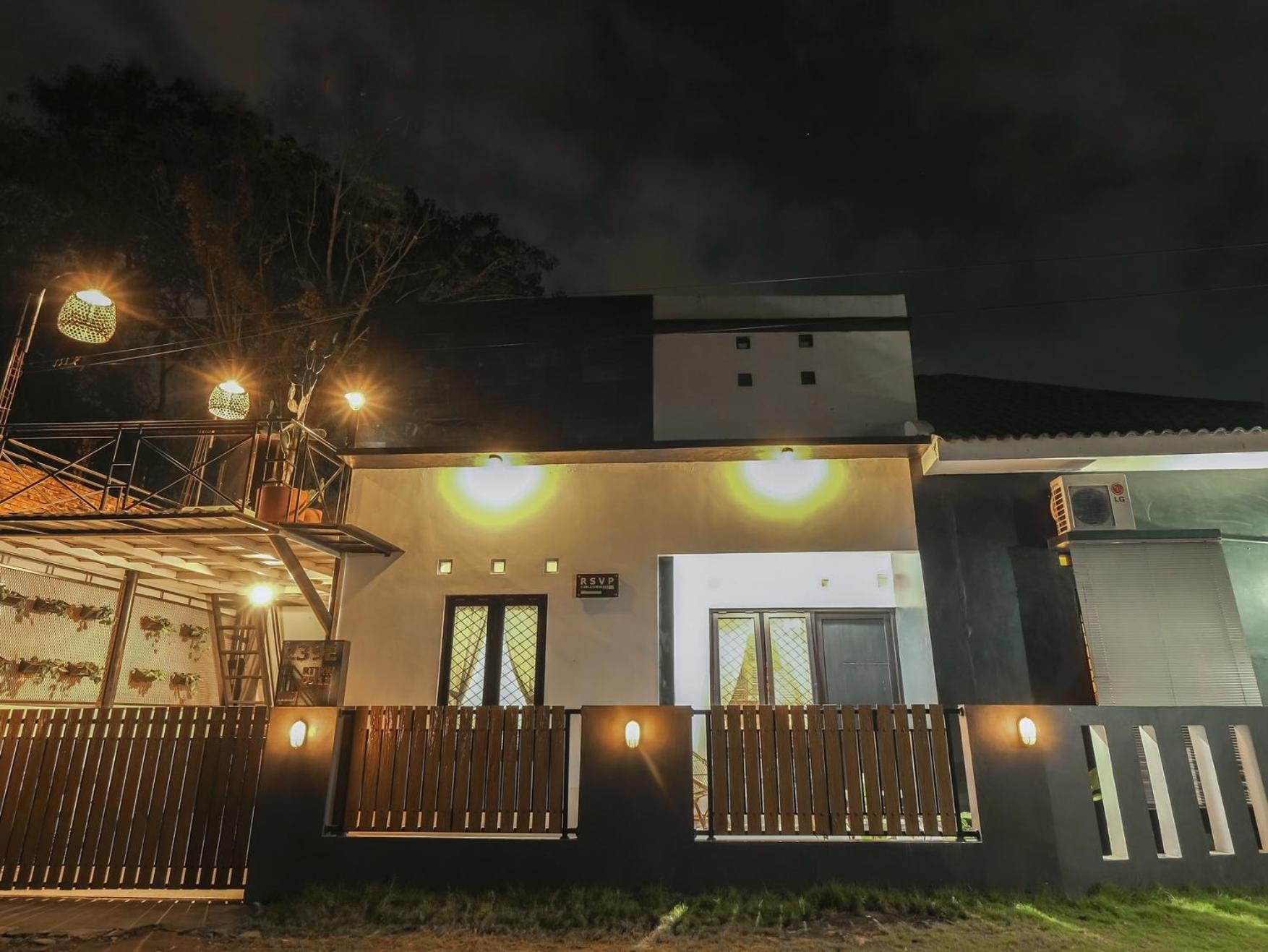 Rumahkedua Guesthouse & BBQ Roofotop view 2