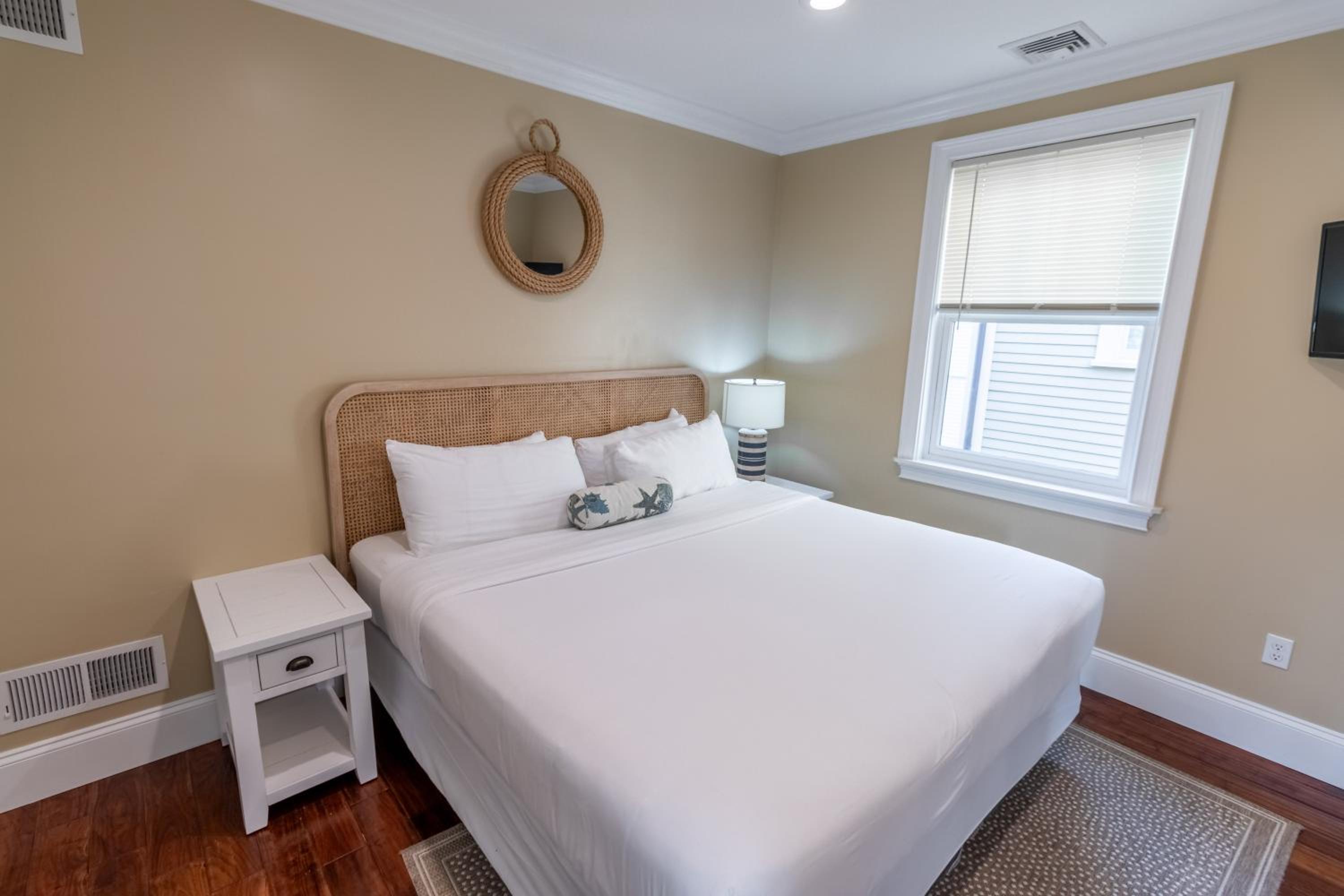 The Newport Lofts - 546 Thames Street