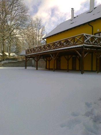 Apartmán s terasou a výhledem na jezero Lipno