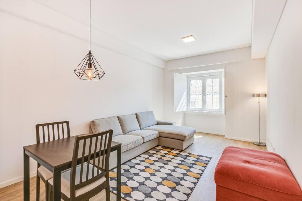 Made For The City Lovers- Urban Charm in Chiado view 4