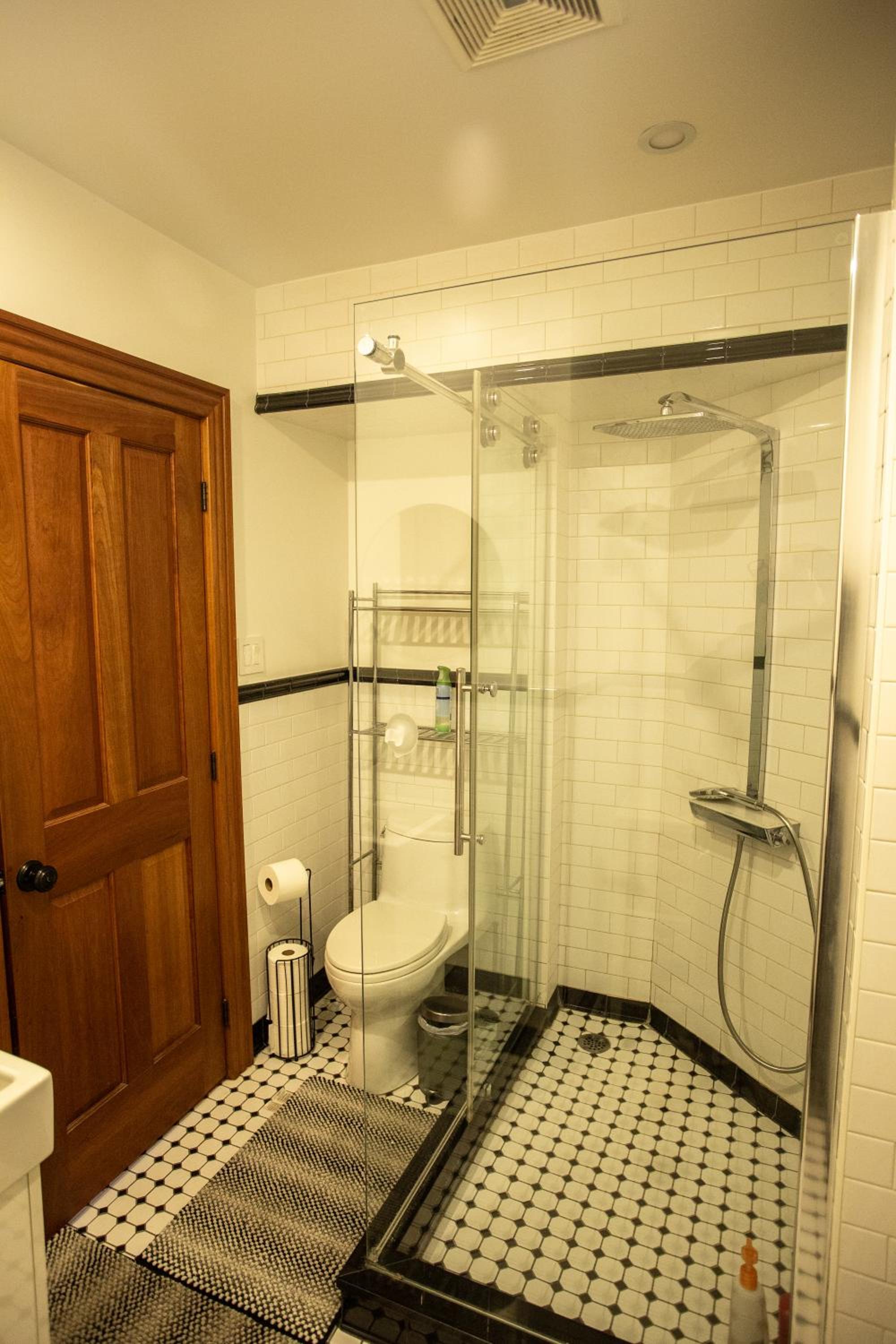 Luxury Downtown Montréal Apartment, 2 BR-2BA, Free Wifi