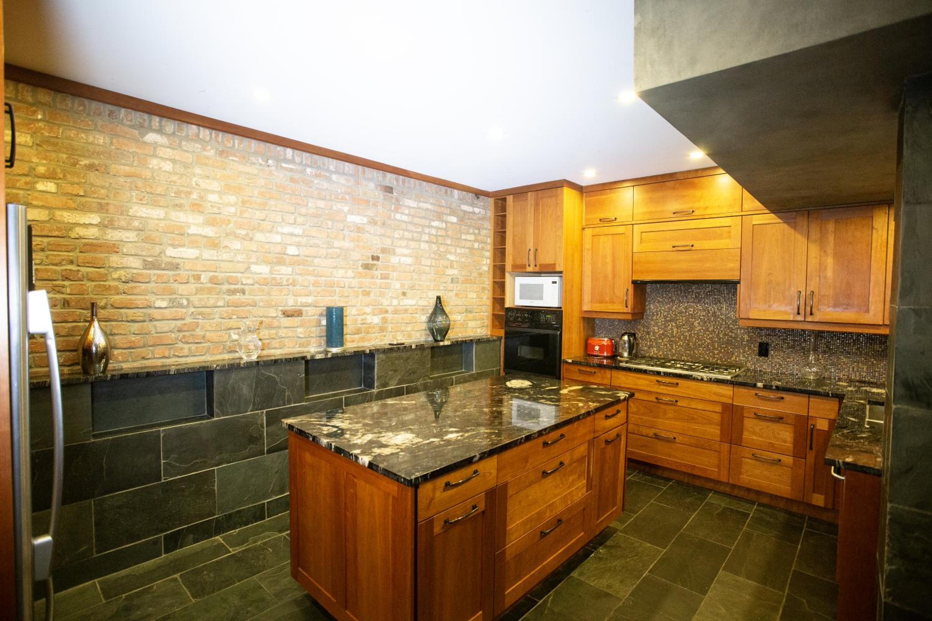 Luxury Downtown Montréal Apartment, 2 BR-2BA, Free Wifi