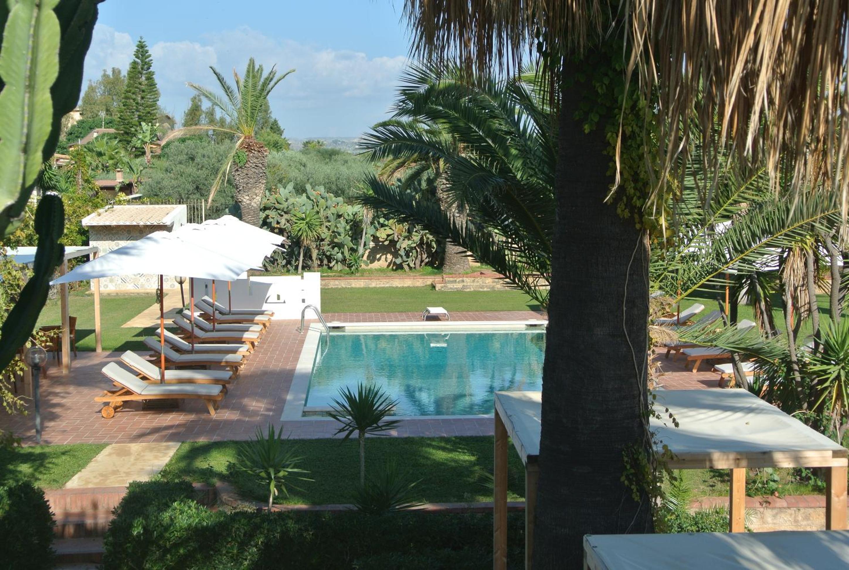 Villa Carlotta Resort