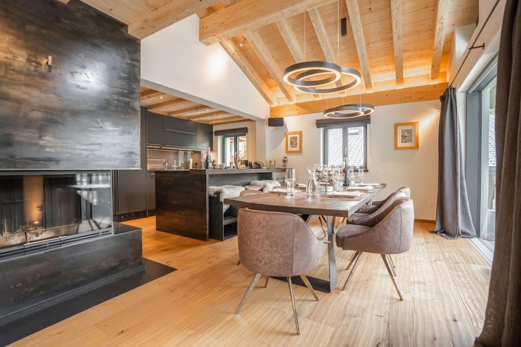 Akelei Penthouse by HomeFlow