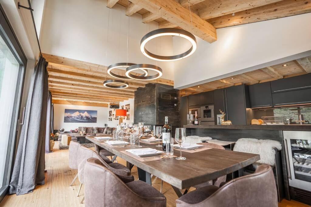 Akelei Penthouse by HomeFlow