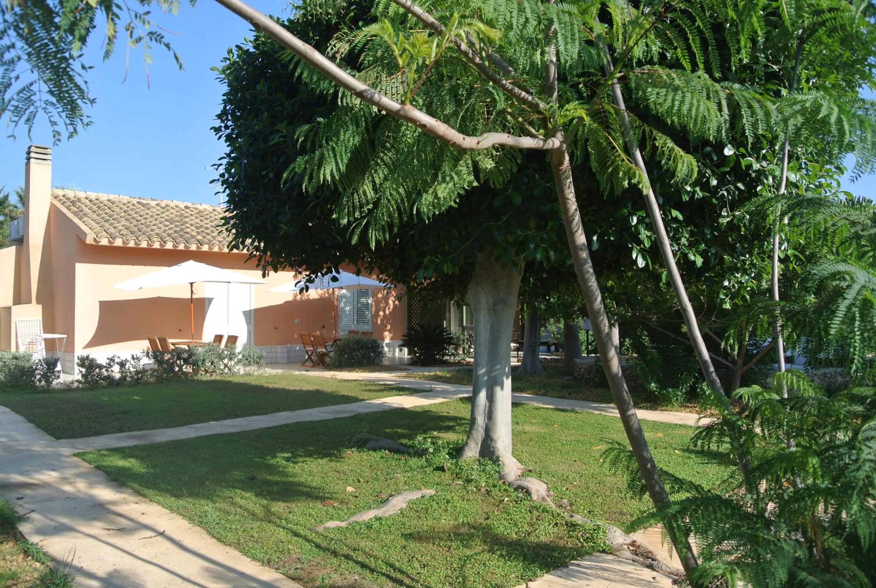 Villa Carlotta Resort