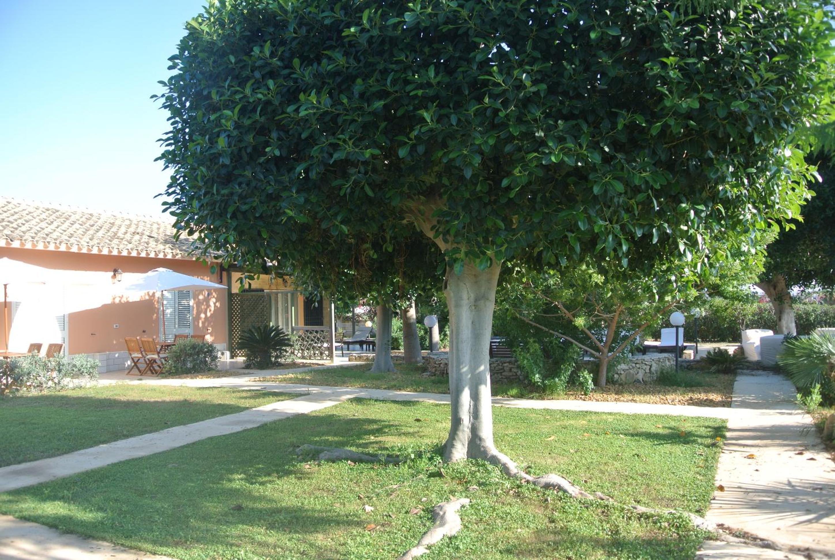 Villa Carlotta Resort