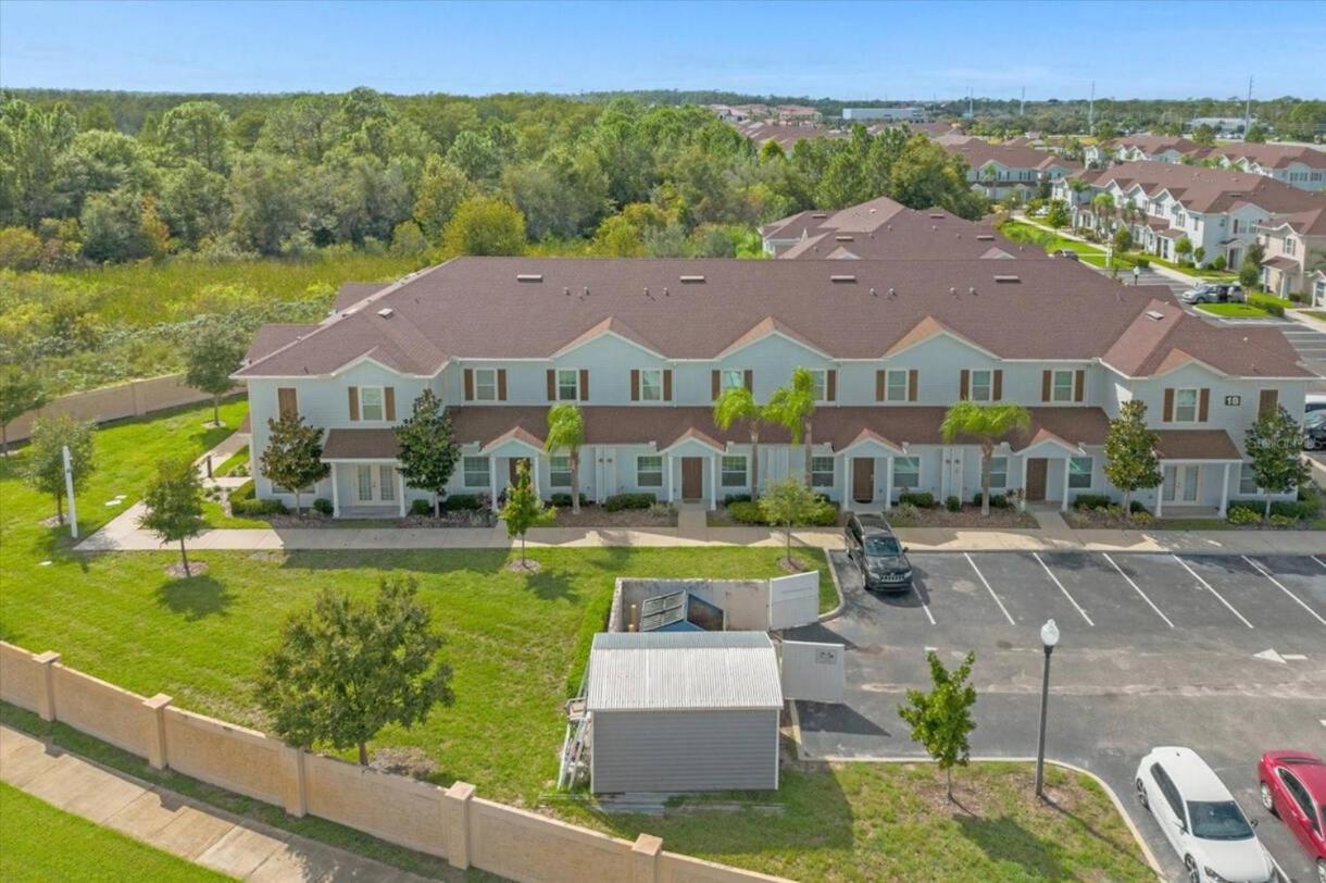 Beautiful Townhouse next to Disney Parks 04 view 2
