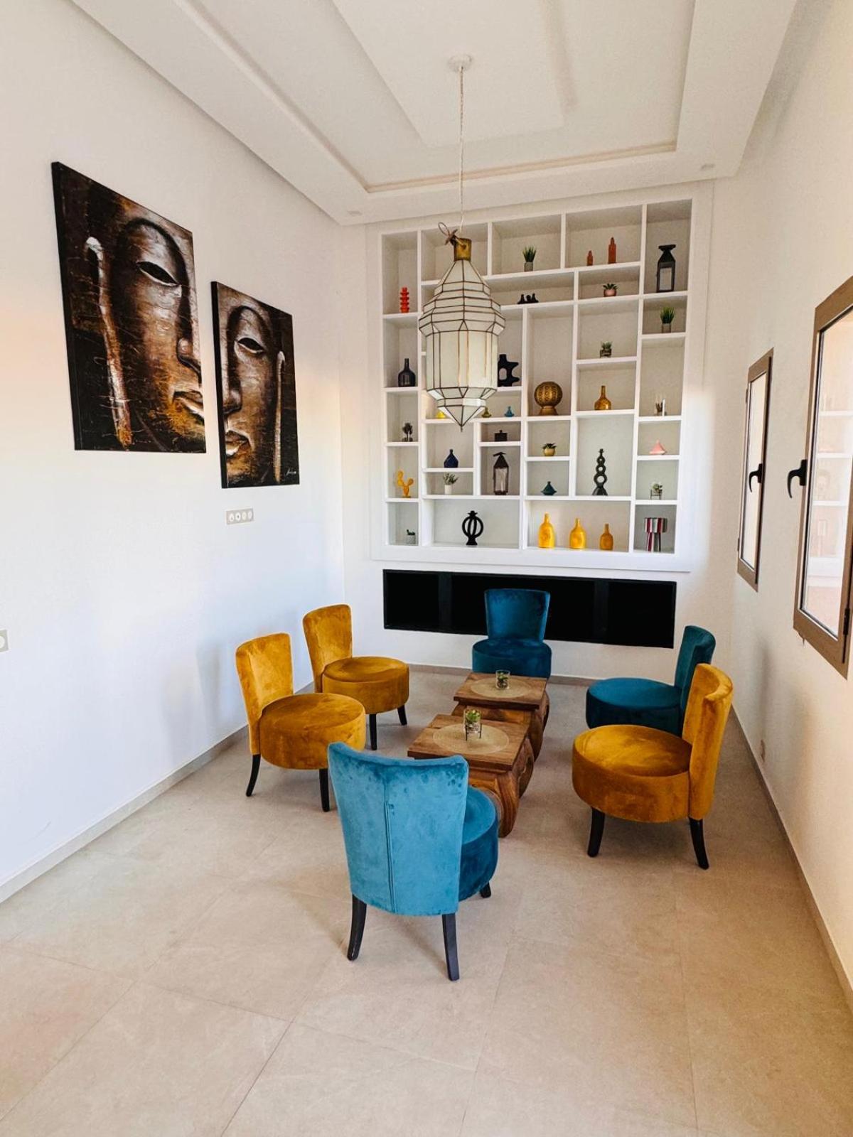lounge