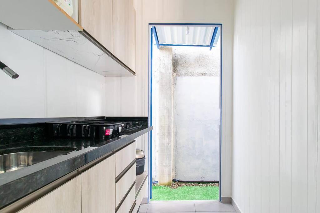 Aconchegante Studio Container-CuritibaPR 150m-INC